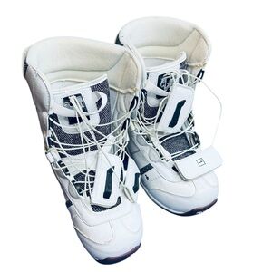 Northway Legend Women Snowboard White Boots size 8